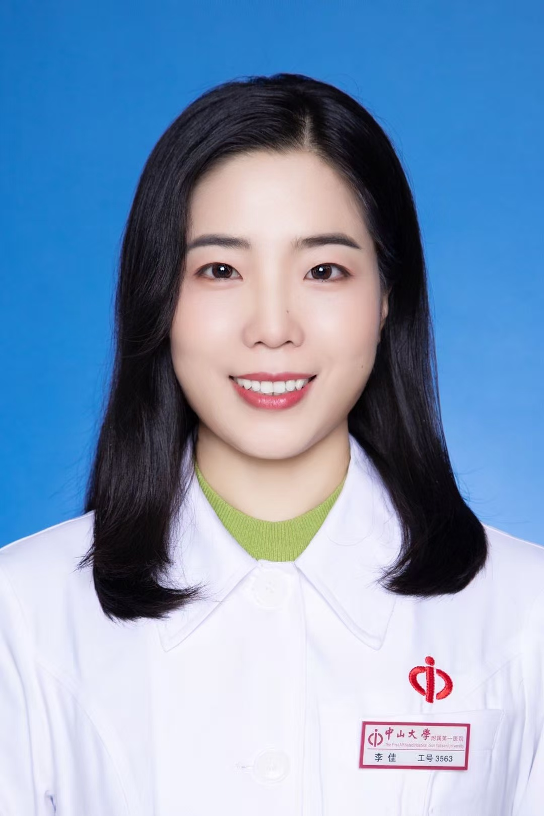 李佳